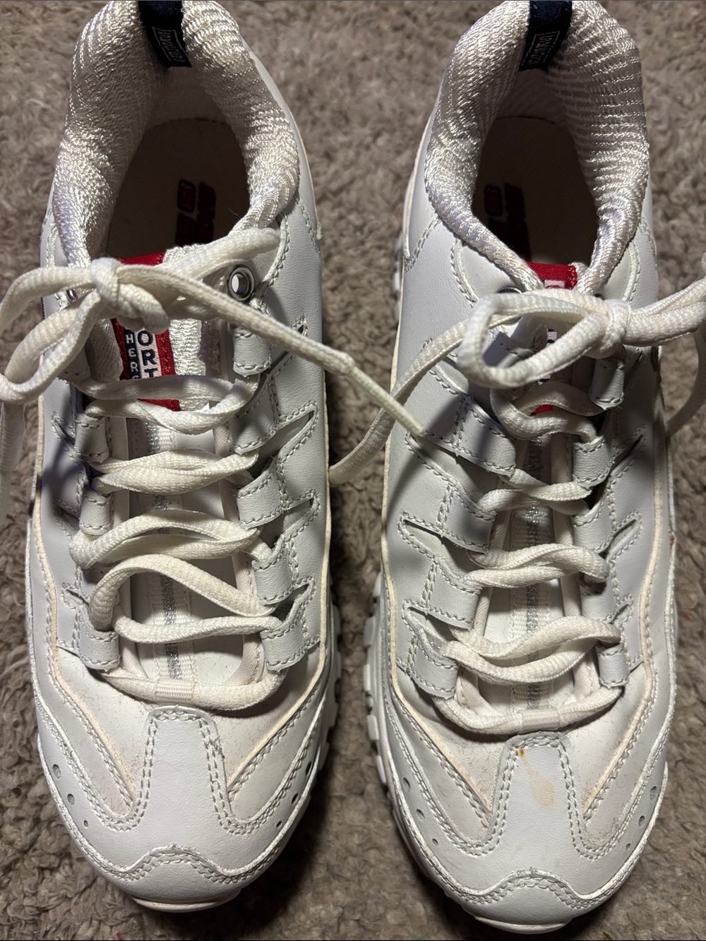 Women’s Skechers sz 7 white in white Skechers Sport cushioned insole nice